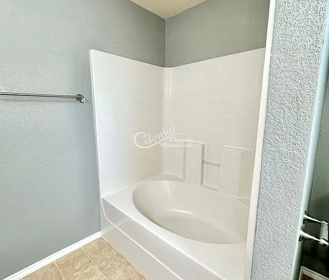 2315 Windy Cir — Photo 11