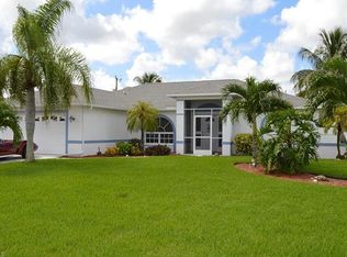 216 SW 10th Ter, Cape Coral, FL 33991