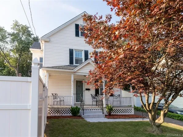 15 Saint Lawrence Street, Manchester, CT 06040