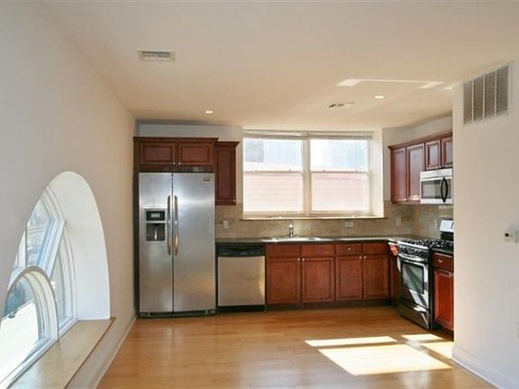 2nd image of 769 Montgomery Street 301 #301