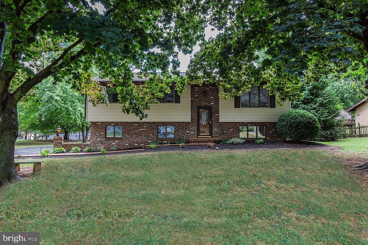 1220 Dr, Mount Joy, PA 17552 Zillow