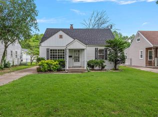 2221 S Pasfield St, Springfield, IL 62704