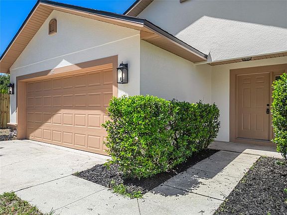 3rd image of 221 Rosa Ave