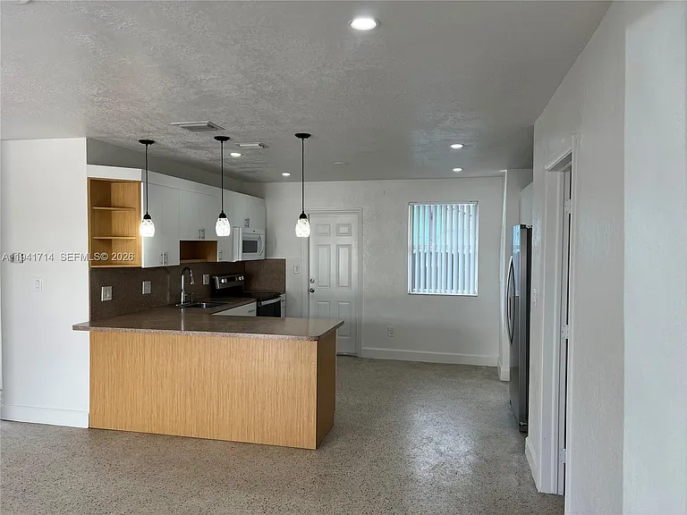4725 NW 4th St #4725 — Photo 13