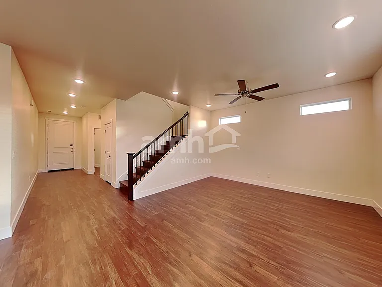 1559 N Garnet Creek Ave — Photo 7
