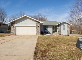 5451 Bradley Ave, Pleasant Hope, MO 65725