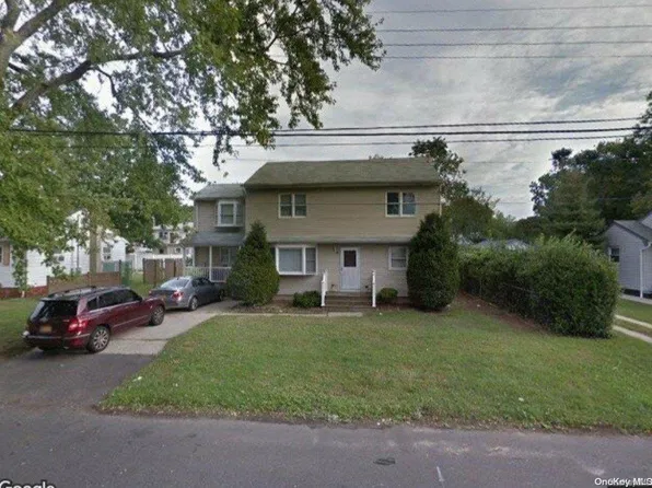 426 51 Street, Lindenhurst, NY 11757