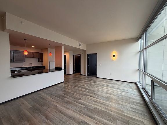 5th image of 822 E Washington Ave APT 807