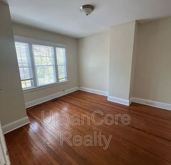 709 N 35th St — Photo 18