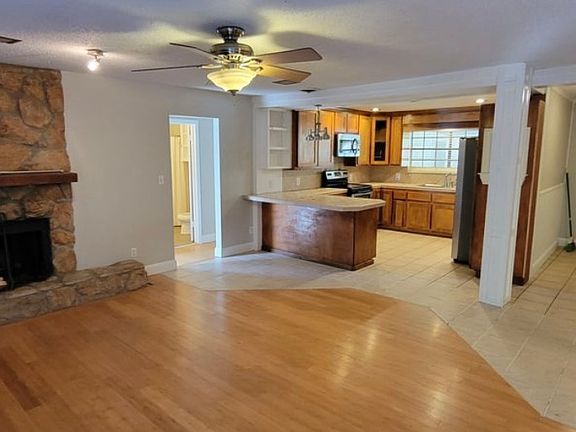 3rd image of 1716 Saint Mary St #1