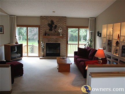 Great Room w/Fireplace