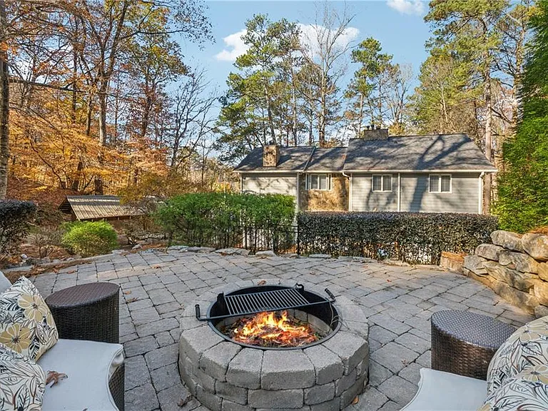 6895 Riverside Dr — Photo 41