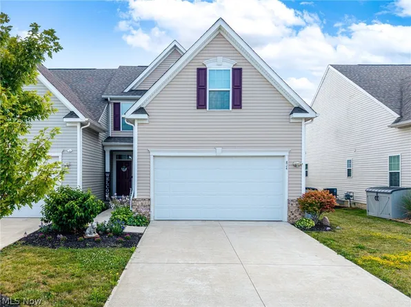 824 Robinson Dr, Lagrange, OH 44050