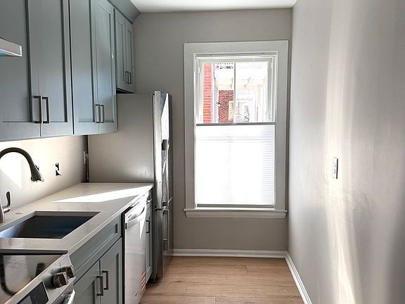 3rd image of 130 Neal St