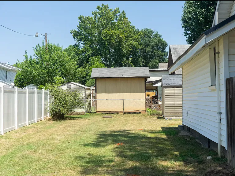 633 Spruce St — Photo 21