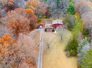 6570 Perryville Rd, Holly, MI 48442