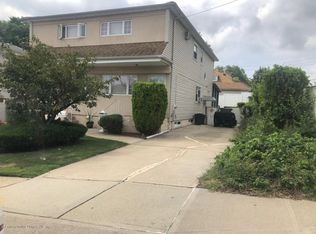 4 Ovis Pl, Staten Island, NY 10306