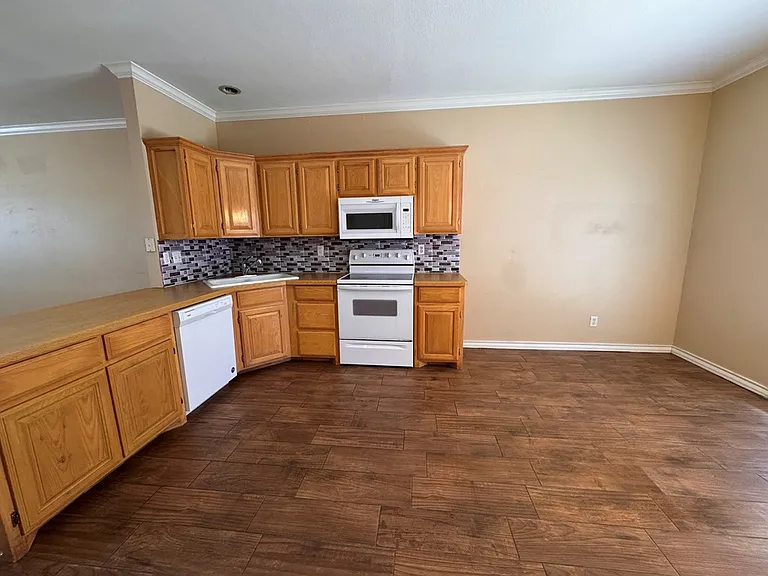 4503 Crockett Ave #B — Photo 6