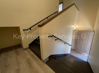 Vancouver Two Bedroom Townhome with Backyard, Vancouver, WA 98682