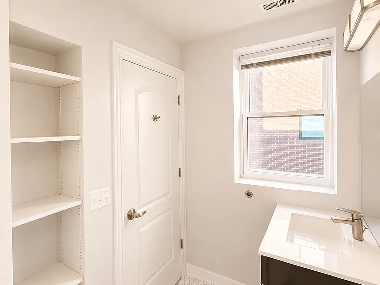 En-suite bathroom