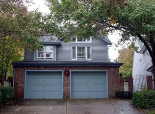 4 Stonebridge Ln, Princeton, NJ 08540