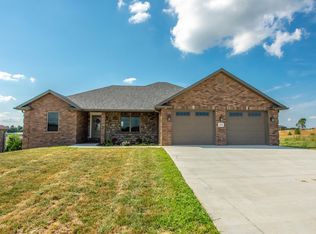 214 Pioneer Trail Dr, Jefferson City, MO 65109