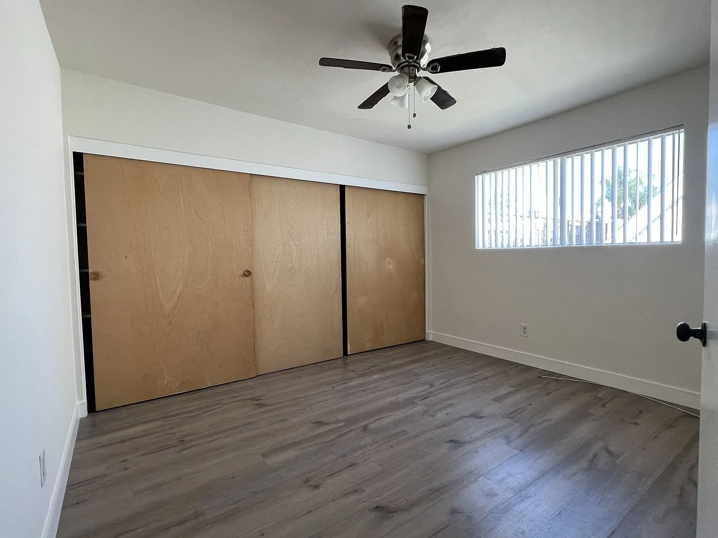 415 Ave 50 — Photo 2