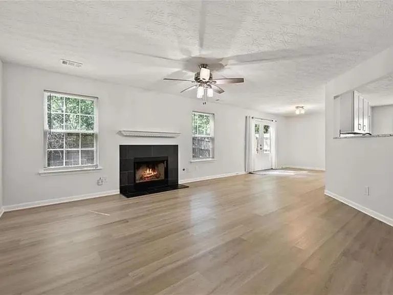 173 Village Ct — Photo 7