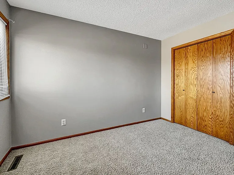 9125 Prestwick Ct N — Photo 17