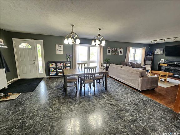 5th image of 202 Mehnke St