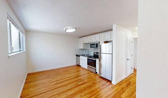 2nd image of 1085 S Van Ness Ave #306