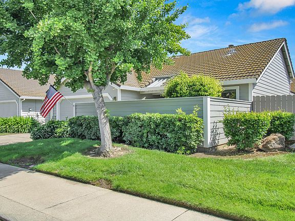 4th image of 2204 Camborne Dr