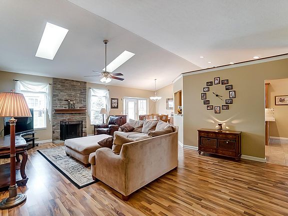 2nd image of 990 Mueller Dr