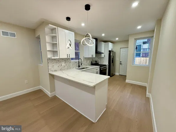 242 W Albanus St, Philadelphia, PA 19120