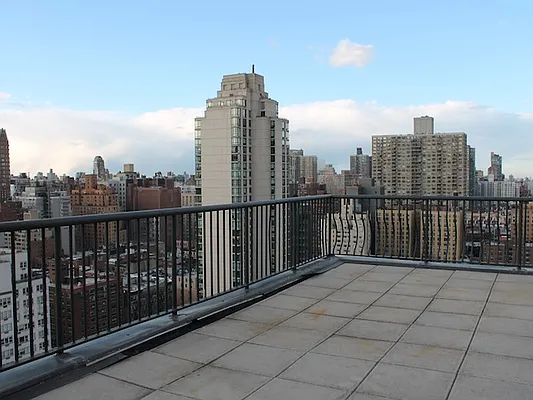 Rented by Pi Capital Partners | media 23