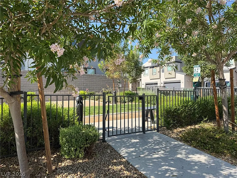 9234 Litvin St — Photo 15