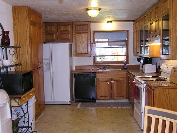 Spacious kitchen