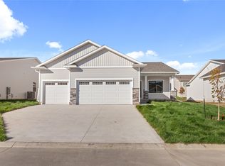 9383 Modena Ln, West Des Moines, IA 50266
