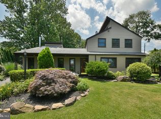 607 Cembra Ct, Trevose, PA 19053