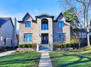 130 Oxford Ave, Clarendon Hills, IL 60514