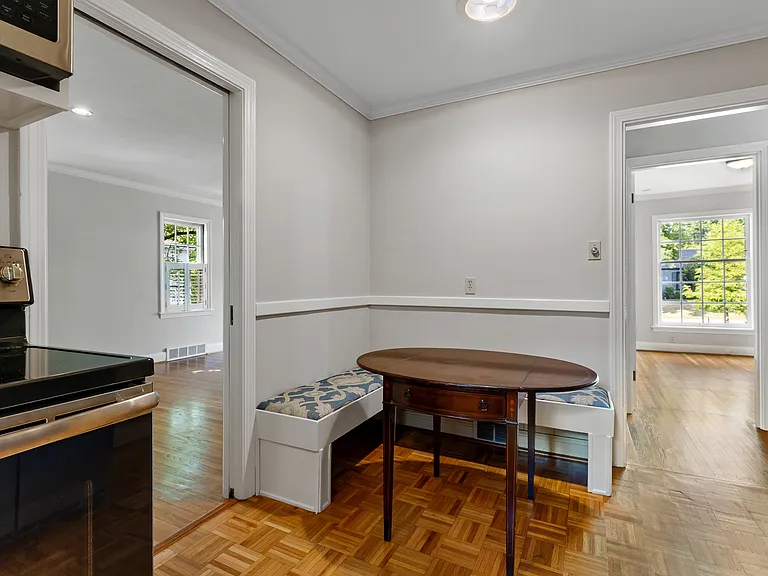 404 Lotis Way — Photo 17