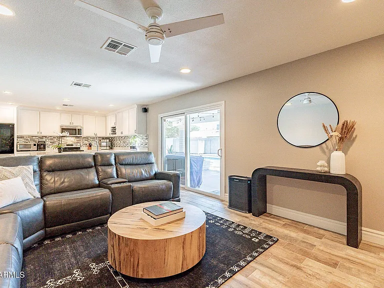 2033 E Harvard Dr — Photo 13