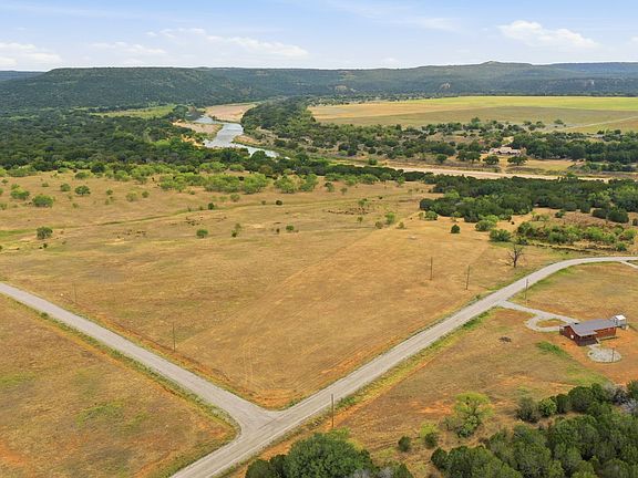 3rd image of 133 River Canyon Rd