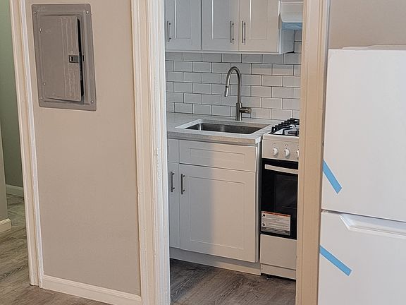 2nd image of 64 Baldwin Ave #06c34d760