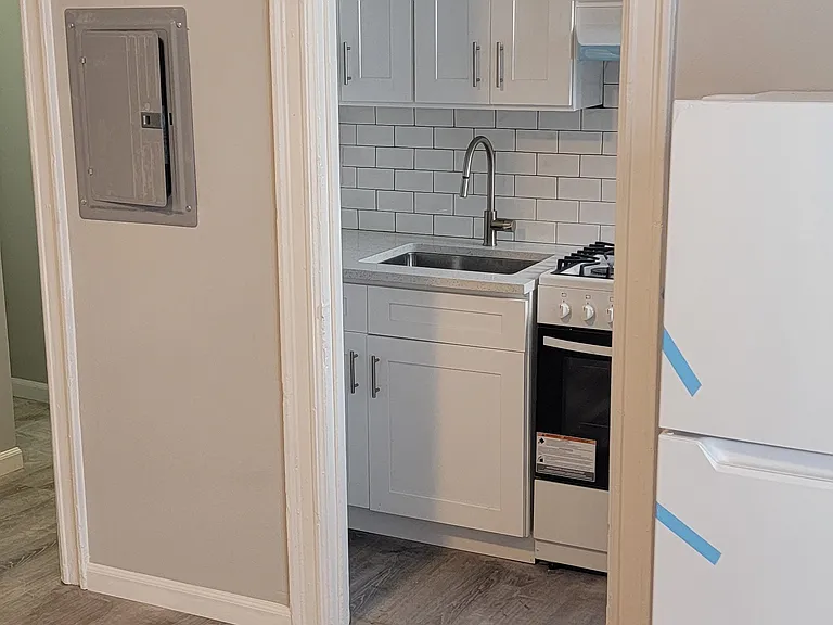 64 Baldwin Avenue — Photo 2