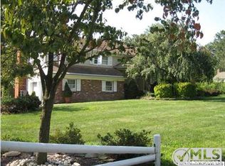 6 Hallandale Dr, Matawan, NJ 07747