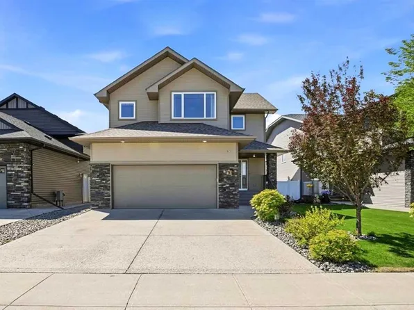 43 N Thompson Cres, Red Deer, AB T4P 0R9