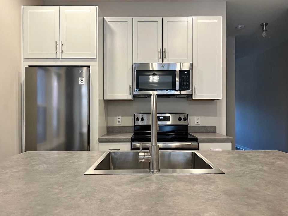 1st image of 2039 Green St #1