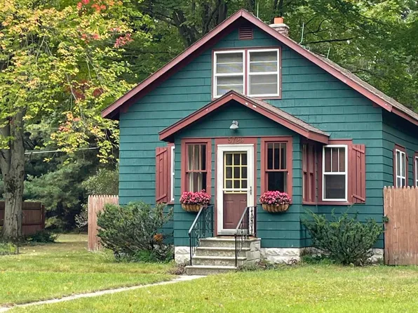5729 Lamos Rd, Whitehall, MI 49461