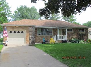 535 4th St, Jesup, IA 50648